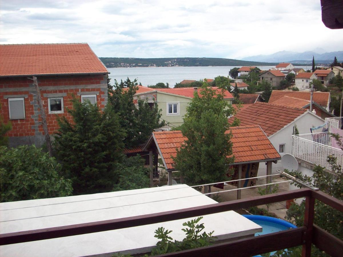Apartments Mira Gornji Karin Eksteriør bilde